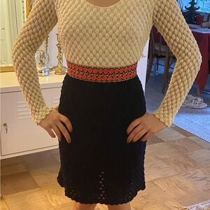 Elegant 60´s Vintage Cream and Navy Knit Mini Dress